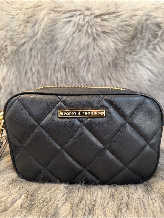 Poppy & Peonies Handbags - Poppy & Peonies Quilted Black Crossbody Bag